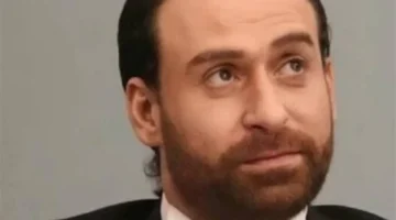 بطل السينما والدراما.. محطات تحول نضال الشافعي من المسرح إلى صدارة المشهد الفني المصري